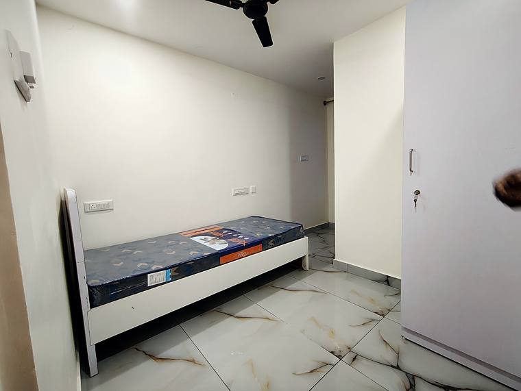 Single Room — photo 2