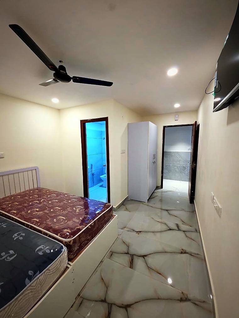 Two Share · XL — TV and attached bath — Vaikuntum Elite Co-Living